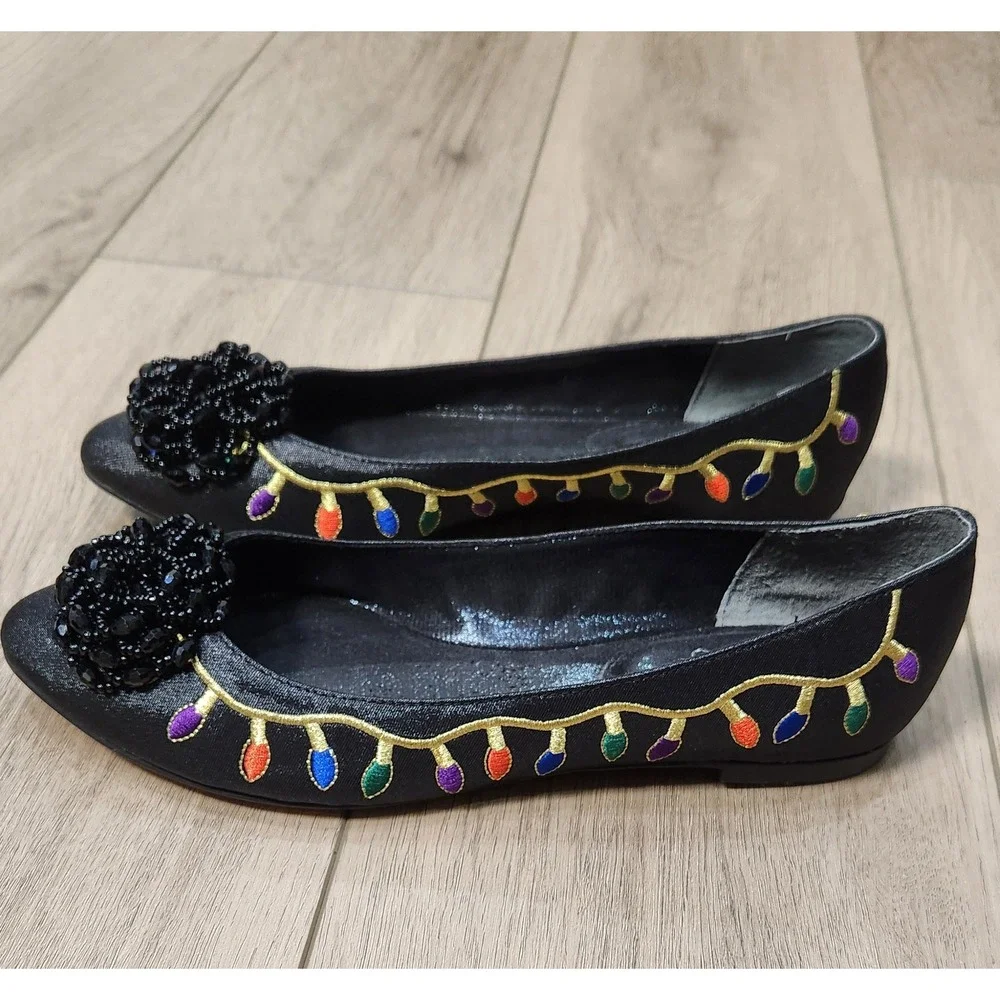 J. Renee Womens Black Christmas Ballet Flats Lights Embroidered Beaded Pom 7.5M